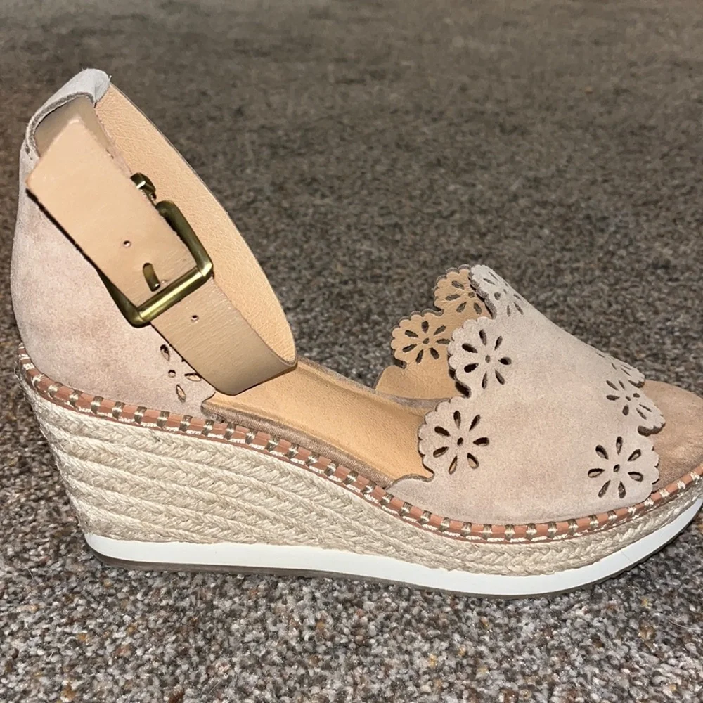 Crown Vintage nude suede wedge 7.5 - Picture 3 of 4